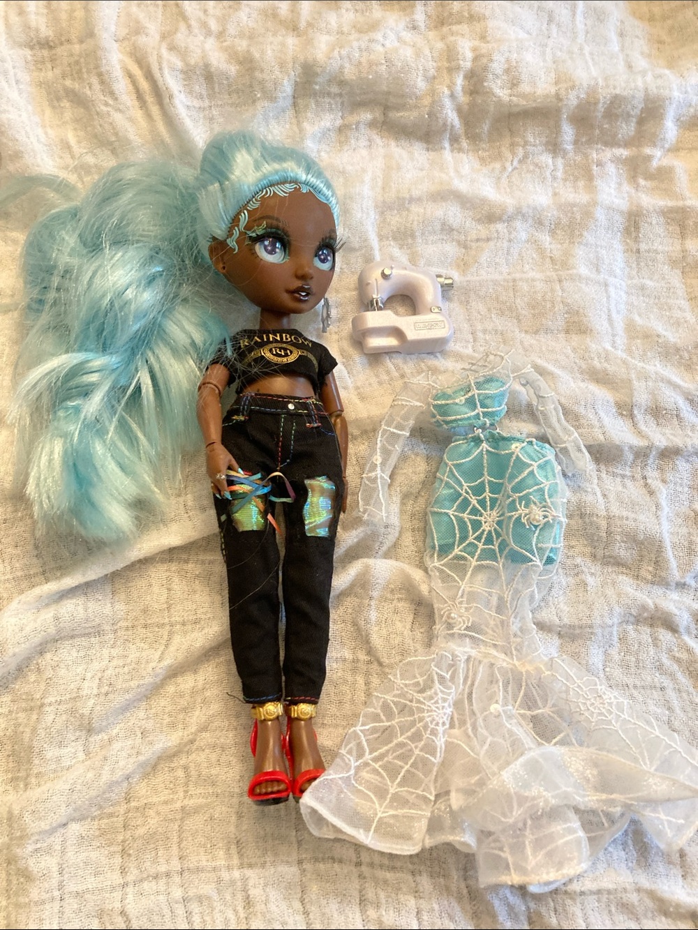 Rainbow High doll - Robin